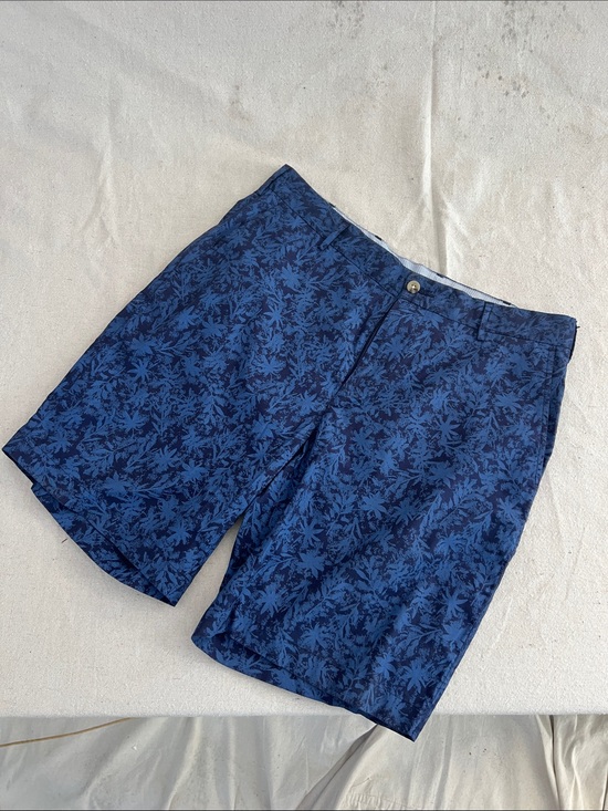 Peter Millar Other - Peter Millar Navy Floral-Print Flat Front Shorts